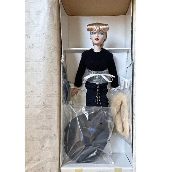 2001 Ashton Drake "A Lady Knows" Dressed Gene Doll Multiple Artists Signed NRFB - Picture 2 of 9